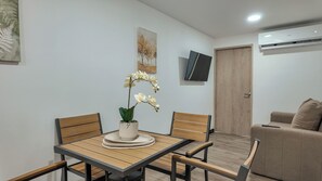 Family Apartment, Patio, Partial Sea View | Dining - MAKAI WELLNESS (Tárcoles)