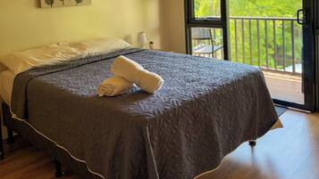 Family Cabin, Patio | WiFi (free)