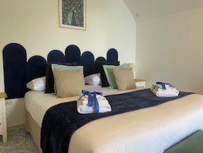 Comfort Apartment, Sea View | Langsir/tirai gelap terus, seterika/papan seterika, Wi-fi percuma 