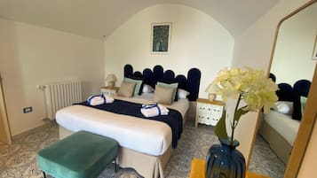 Comfort Apartment, Sea View | Blackout curtains, iron/ironing board, free WiFi