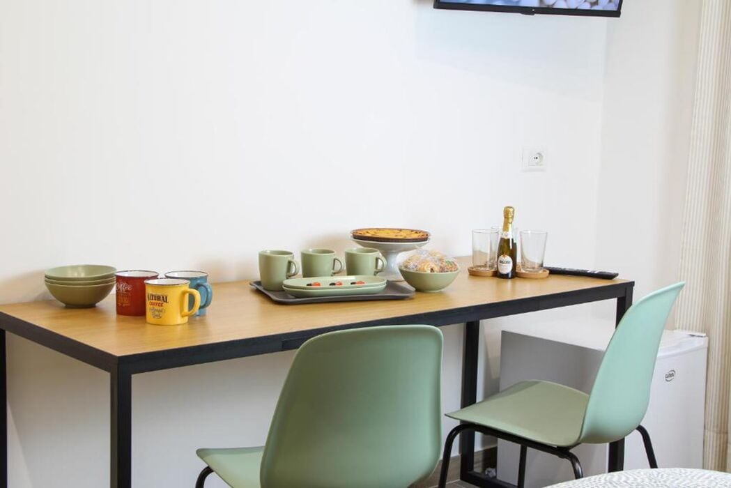 Deluxe Triple Room | Dining