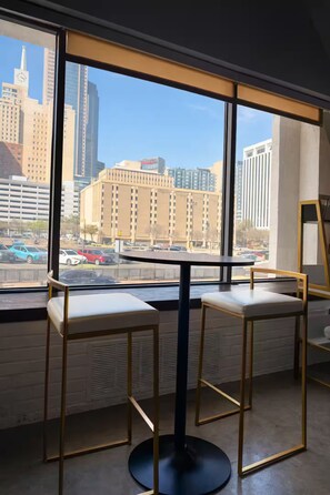 Dining - Luxury Downtown Dallas Loft + Free Valet (Dallas)