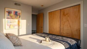 1 bedroom, iron/ironing board, travel crib, internet