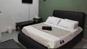 Room, 1 Bedroom, Accessible, Smoking | 1 bedroom - Room-peaamb Guesthouse Golf Club (Springs)