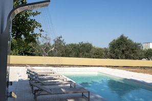 Pool - A stunning villa in Francavilla Fontana offering a relaxing, nature-filled stay, complete with a private garden, saltwater pool, and parking. Located just a short drive from the historic center, it is about 30 minutes by car from seaside spots like Lepor (Francavilla Fontana)