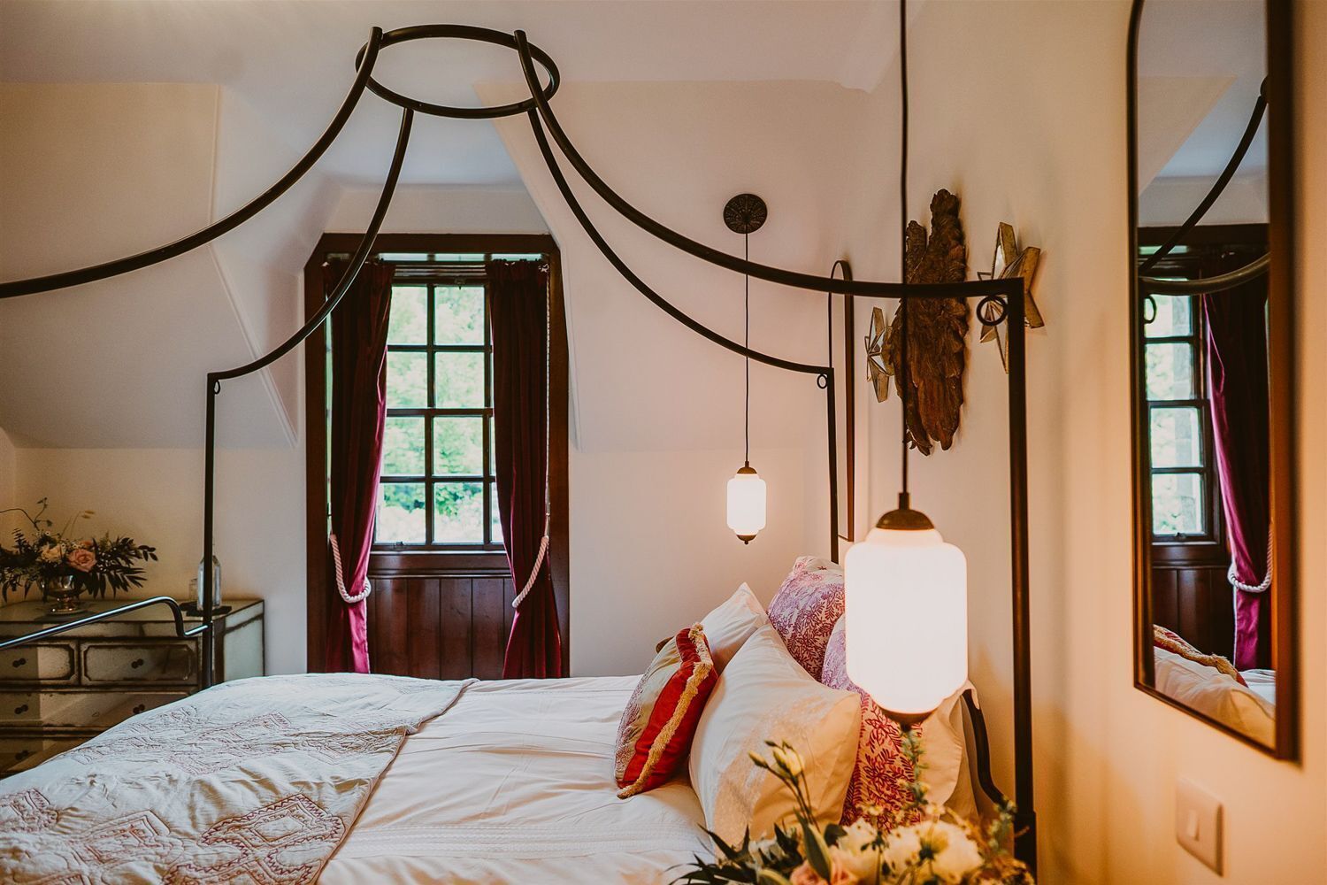 5 bedrooms, iron/ironing board, bed sheets