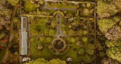 Skylarke - Five Bedroom Castle, Sleeps 10