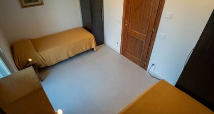 GuestHost - Lisignano Cozy Apartment with Parking