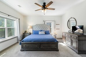 Room - Modern Condo in the Heart of Downtown Chattanooga (Chattanooga)
