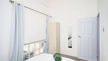 2 bedrooms, iron/ironing board, free WiFi, bed sheets