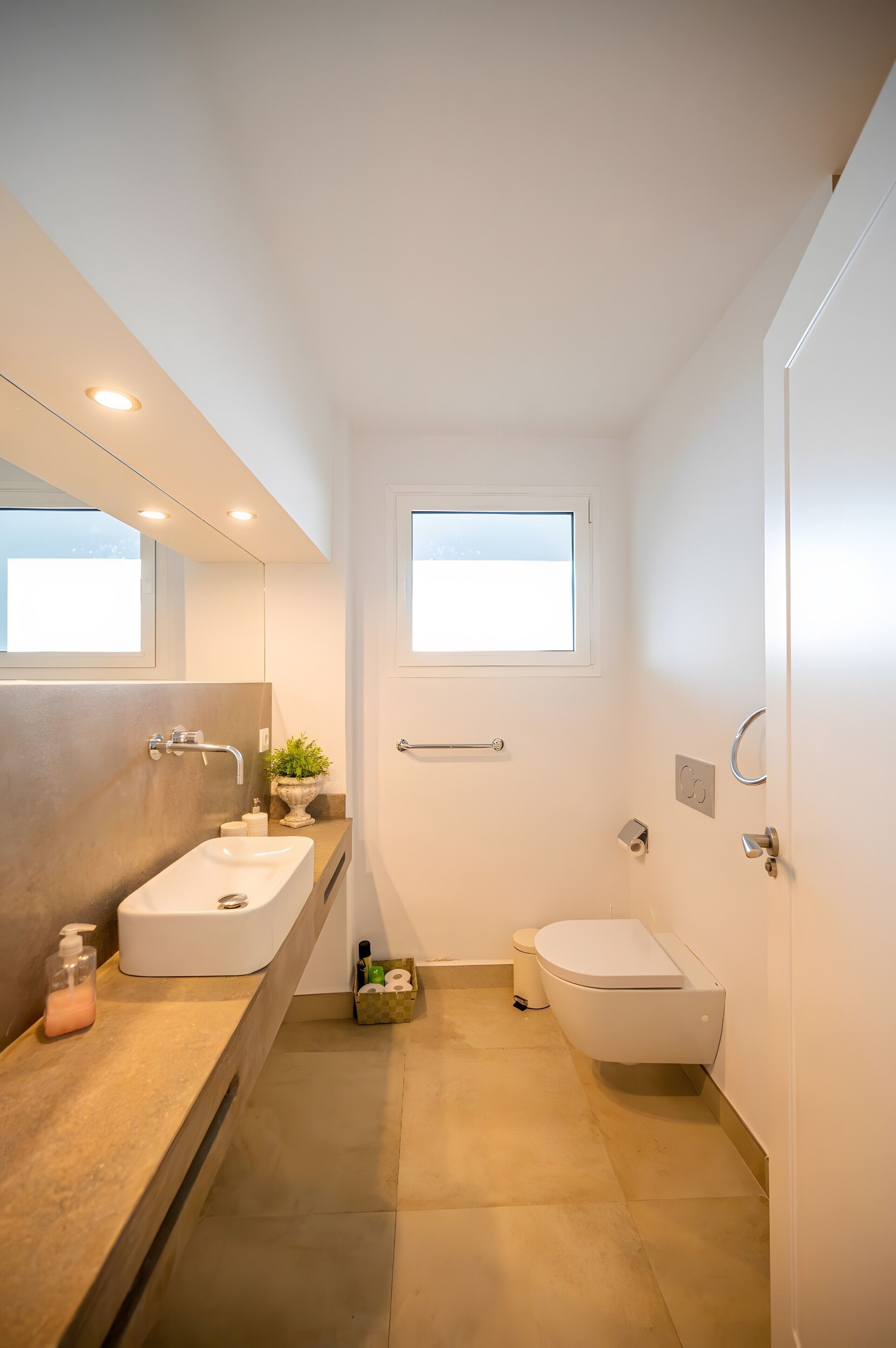 Een douche, een haardroger, handdoeken