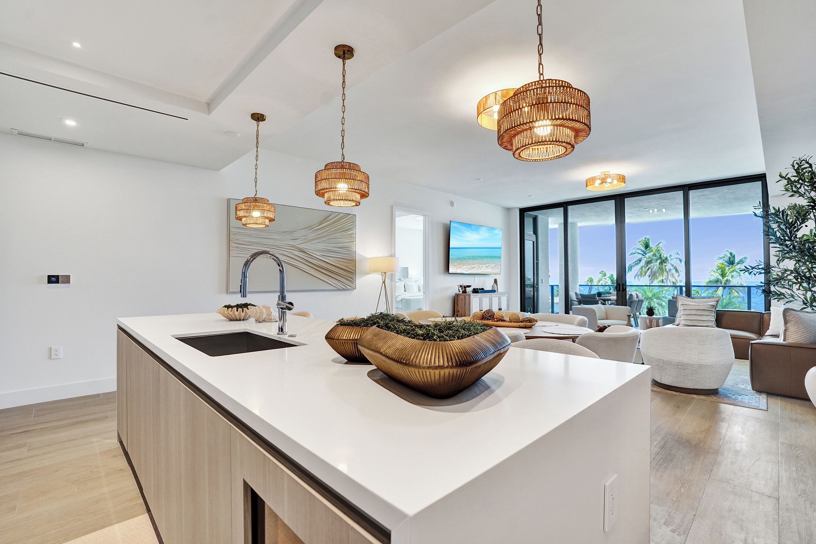 Deluxe Apartment, Beach View | Private kitchen