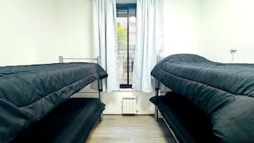 Dormitorio compartido clásico, vistas a la ciudad | Wifi gratis