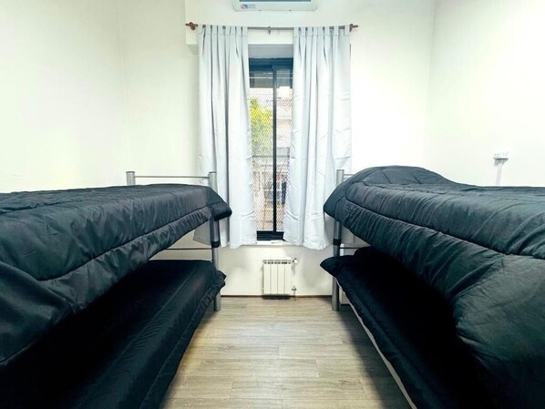 Classic Shared Dormitory, City View | WiFi (free)