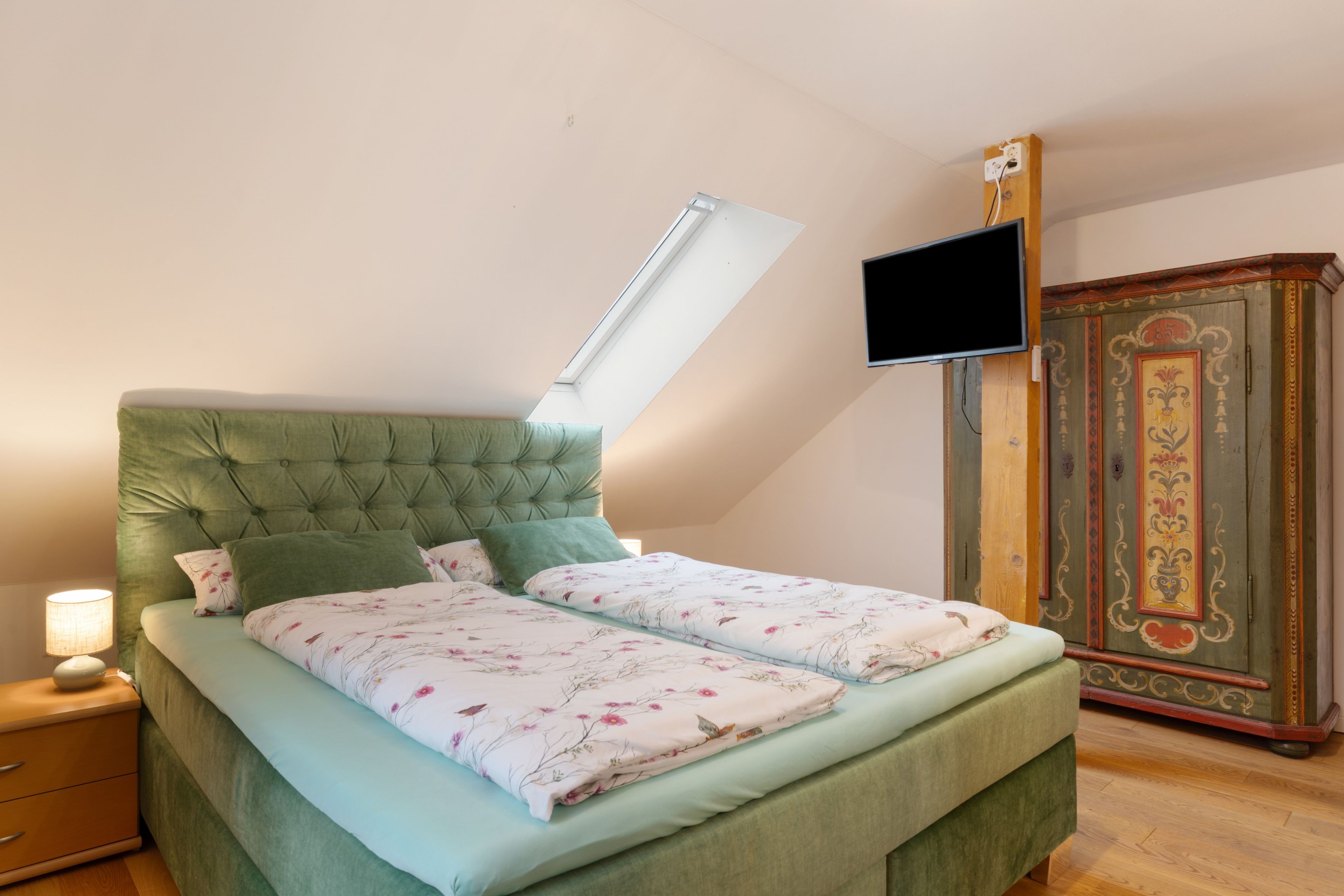 2 bedrooms, WiFi, bed sheets