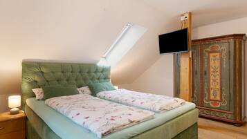 2 bedrooms, WiFi, bed sheets