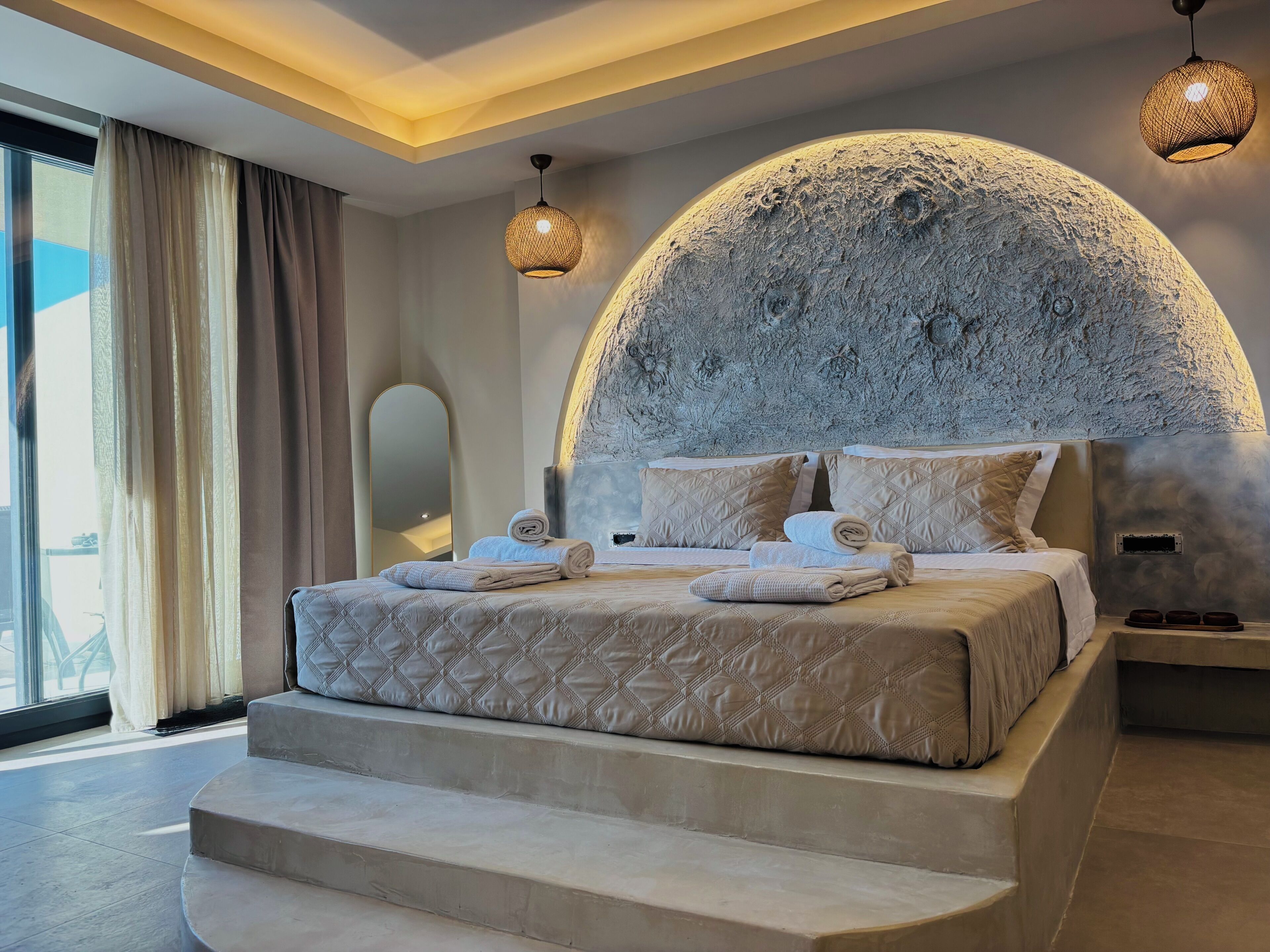 Suite, Balcony, Sea View | In-room safe, iron/ironing board, WiFi (free)