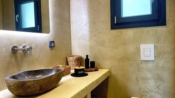 Suite, balcon, vue mer | Salle de bain