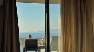 Suite, Balcony, Sea View | In-room safe, iron/ironing board, WiFi (free)