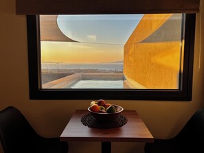 Mini-fridge, dishwasher, cookware/dishes/utensils - Bevimar Suites Private Unheated Jacuzzi (Finikia)