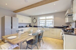 Private kitchen - Cosy Country Cottage Colerne/Euridge/Bath (Colerne)