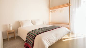 Habitación básica doble, vista a la alberca | Wifi gratis