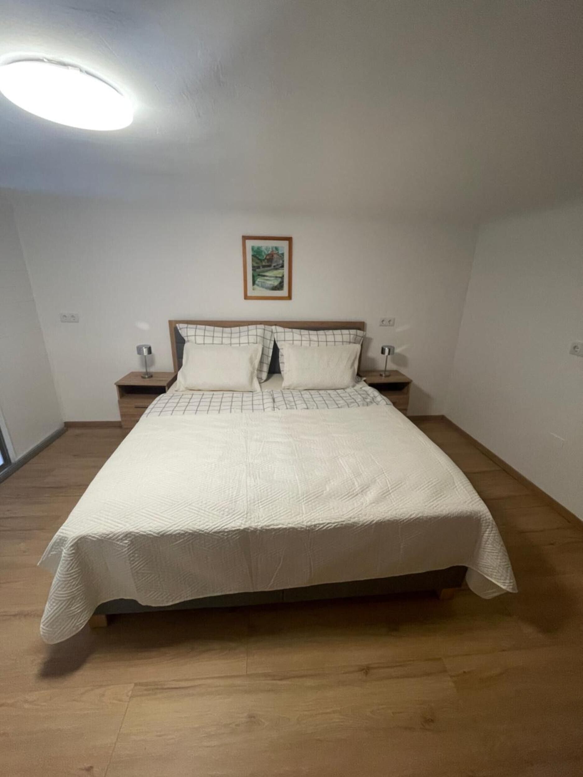 Bügeleisen/Bügelbrett, WLAN, Bettwäsche