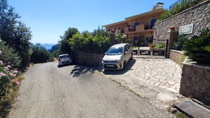 Property grounds - Homey Apt Getaway | Shared Seaview Garden | Villa Amaryllis | Paleokastritsa (Palaiokastritsa)