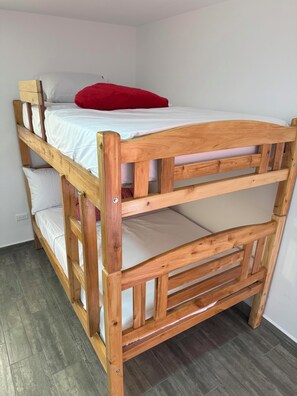 7 habitaciones, wifi gratis y ropa de cama 