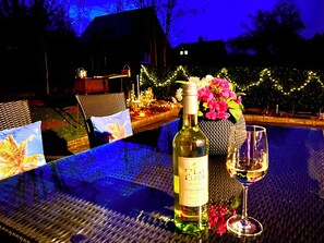 Outdoor dining - Vrbo Property (Borod)