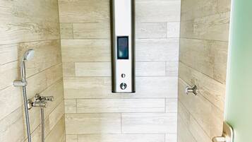 Shower, towels
