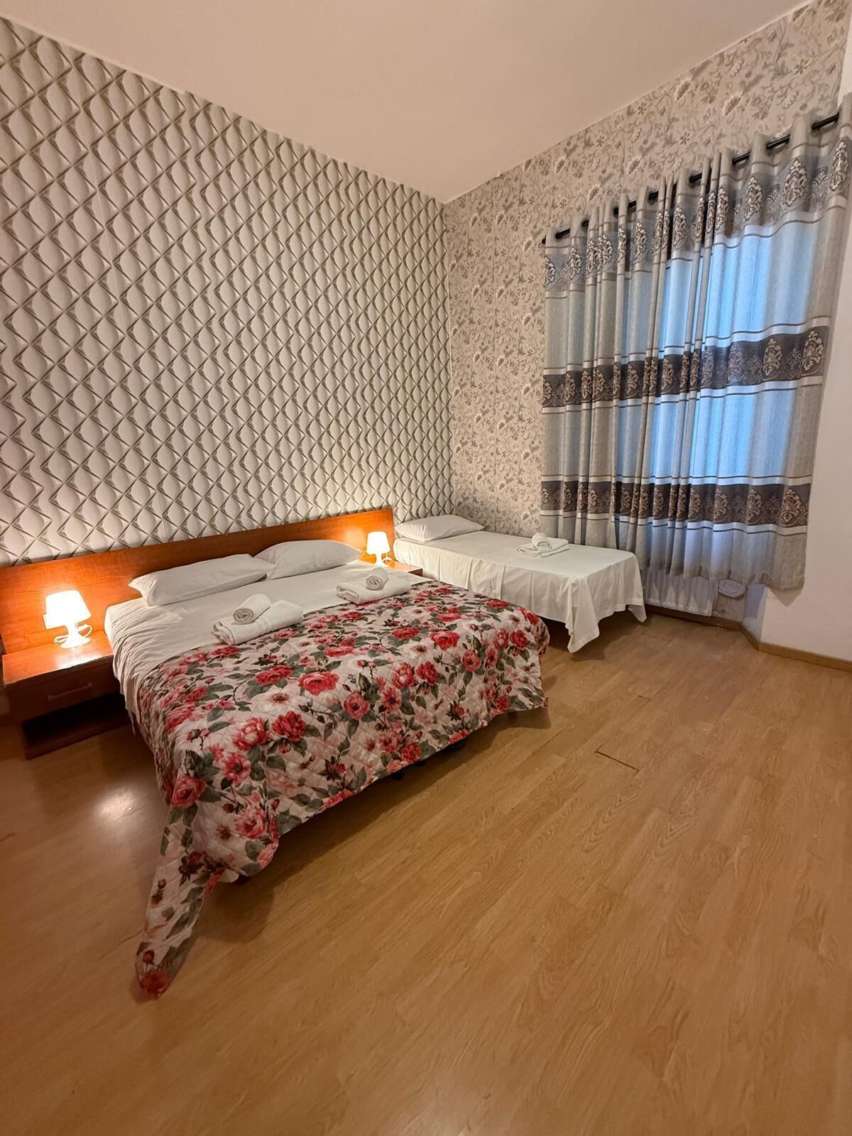Quadruple Room | Desk, laptop workspace, WiFi (free)