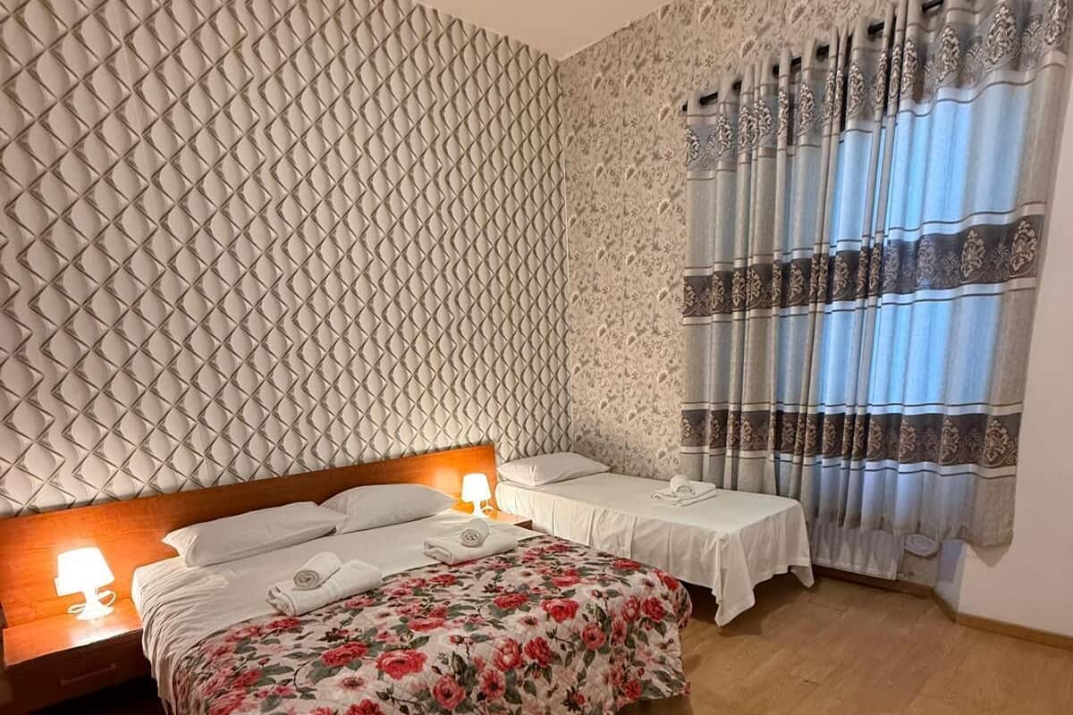 Quadruple Room | Desk, laptop workspace, WiFi (free)