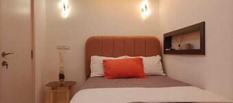 Modern Private Suite with Pool, Kitchen & Ensuite