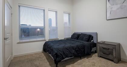 2-bedroom apartment in beautiful Dallas with AC and fitness room