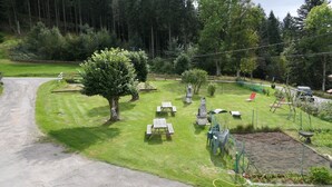 Outdoor dining - 2-Star Apartment for 5 Guests – Gîtes des Berleux (Xonrupt-Longemer)