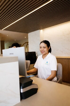 Reception - Surestay By Best Western Siriraj Bangkok (Bangkok)