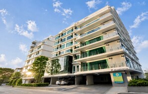 Unclassified image, 5 of 77, button - Surestay By Best Western Siriraj Bangkok (Bangkok)