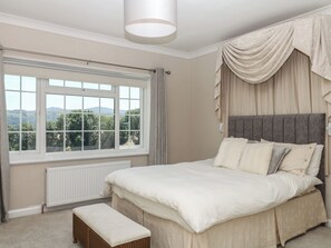 4 bedrooms, WiFi (free), individually decorated, individually furnished