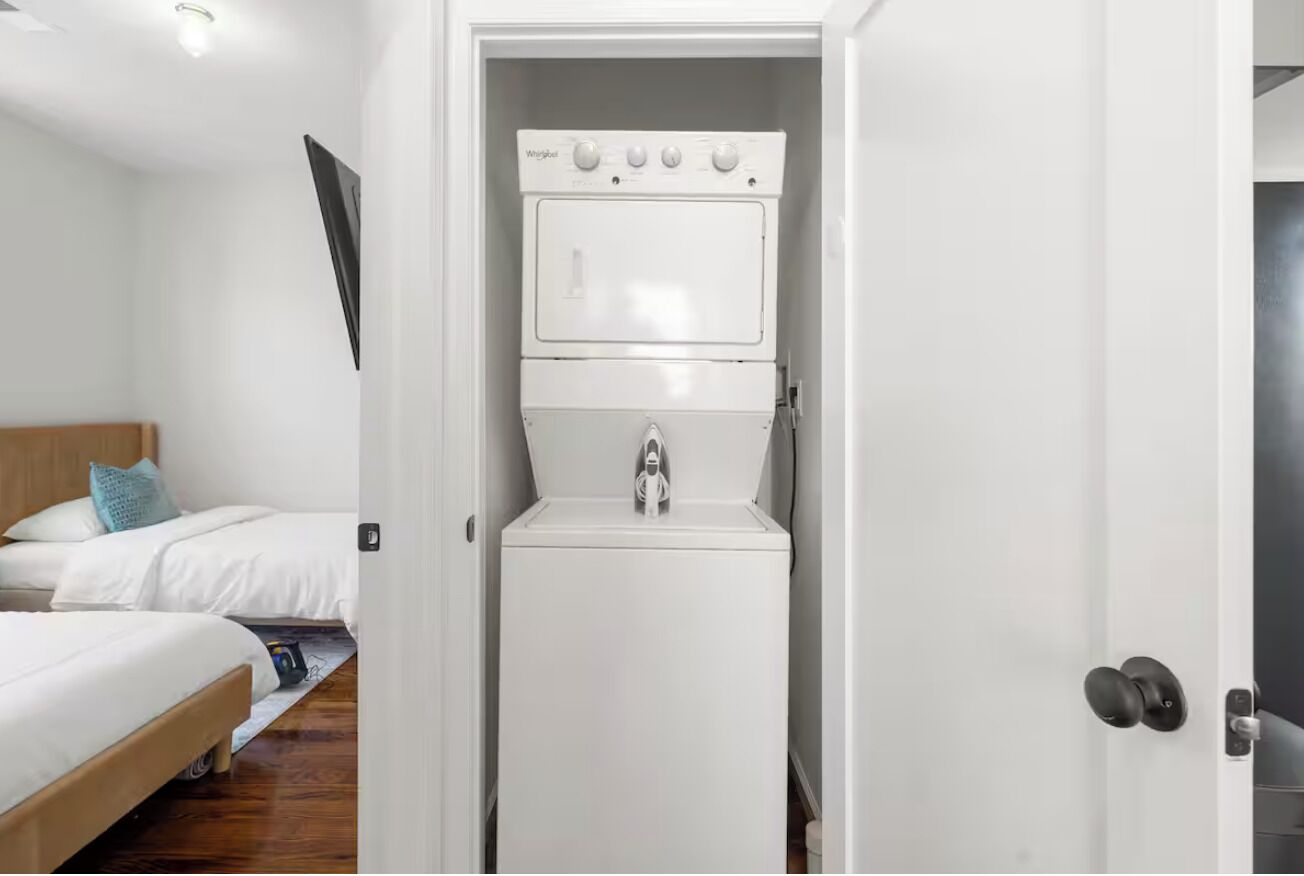 Luxury 4br Near Nyc | Parking | Sleeps 8 - Union City, NJ