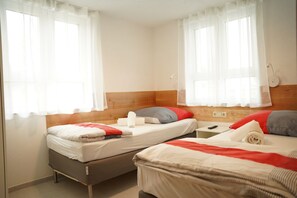 Room - Apartment-Standard-Private Bathroom-Balcony (Reutlingen)