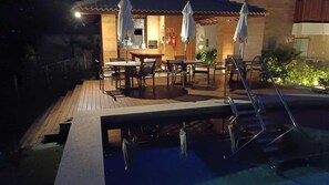 Outdoor dining - Casa Dez Guarajuba  (Camaçari)