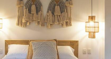 3BR - Walk to Beach - Pool - Prime Pelada Location