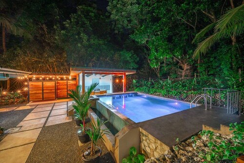 Spacious 5BR Villa w Saltwater Pool Yoga Deck 4-min Walk to Garza Beach