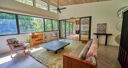Prime Location Casa Patitos in Guiones Town