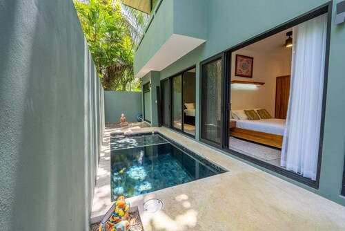 Prime Location Casa Patitos in Guiones Town