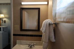 Classic Single Room | Bathroom - Startlite Motel (Heath)