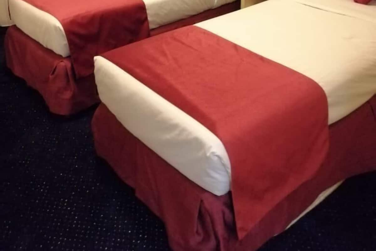 Kahden hengen huone (kaksi sänkyä)