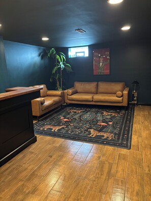 Lobby - The Birdhouse - Mid-Century Charm with a Speakeasy Lounge (Grove City)