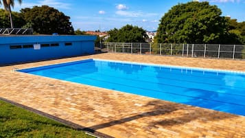 2 piscinas externas